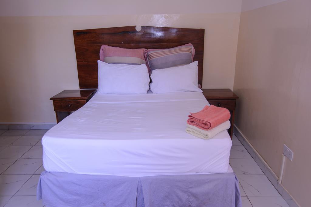 The Palace Guest House Harare Esterno foto
