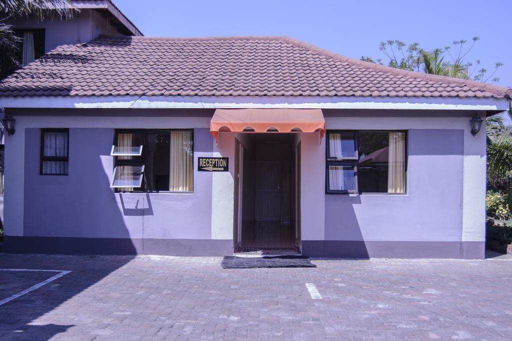 The Palace Guest House Harare Esterno foto