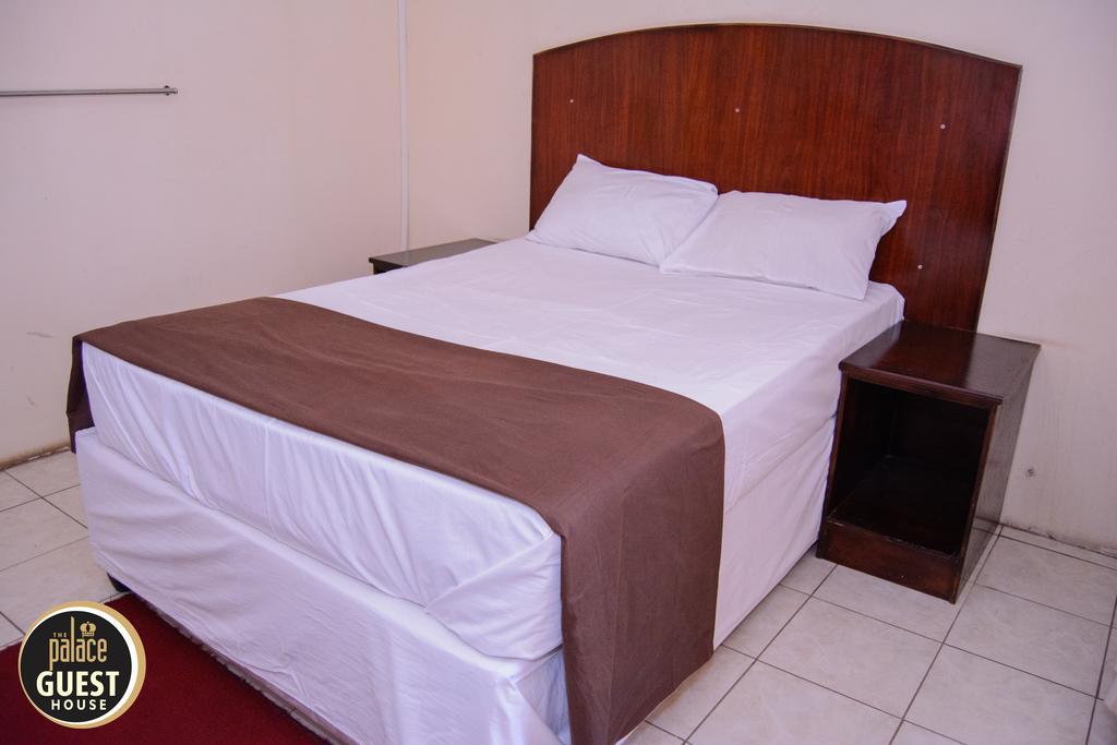 The Palace Guest House Harare Esterno foto
