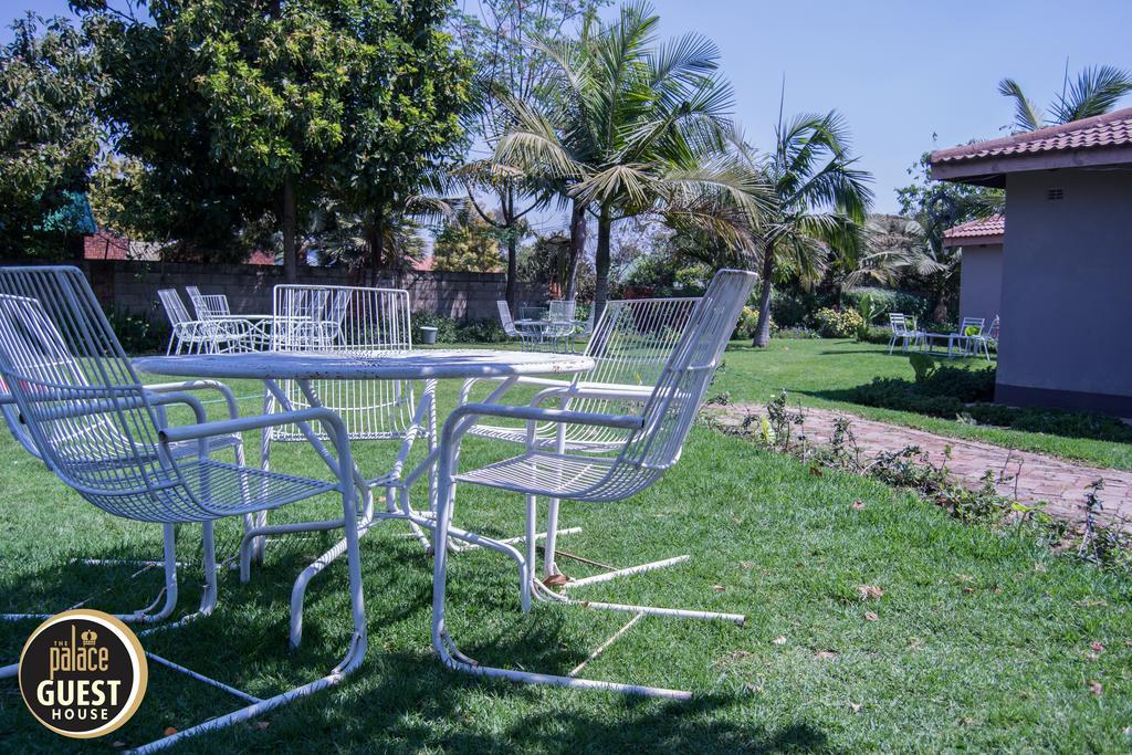 The Palace Guest House Harare Esterno foto