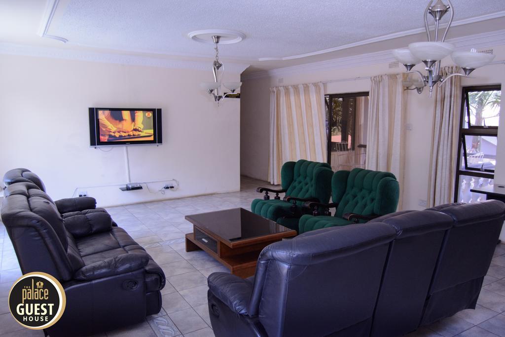 The Palace Guest House Harare Esterno foto