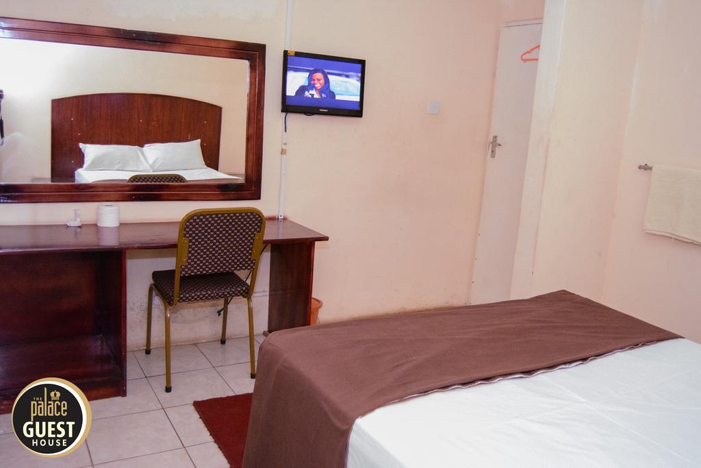 The Palace Guest House Harare Esterno foto