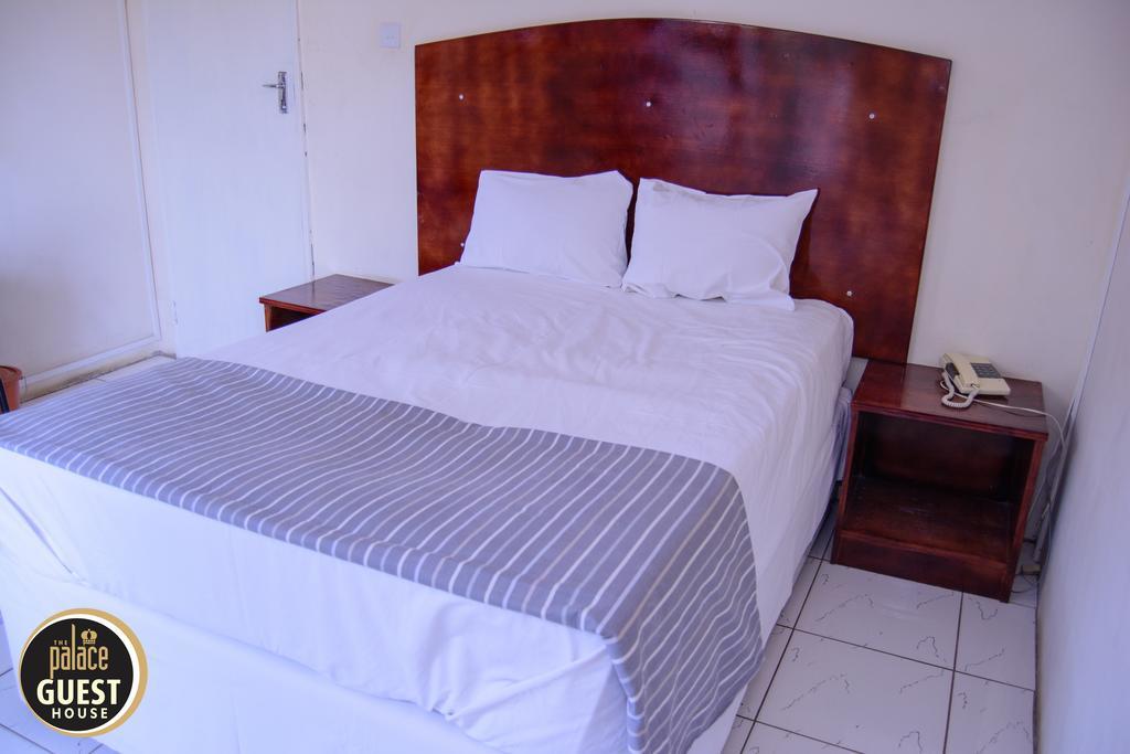 The Palace Guest House Harare Esterno foto